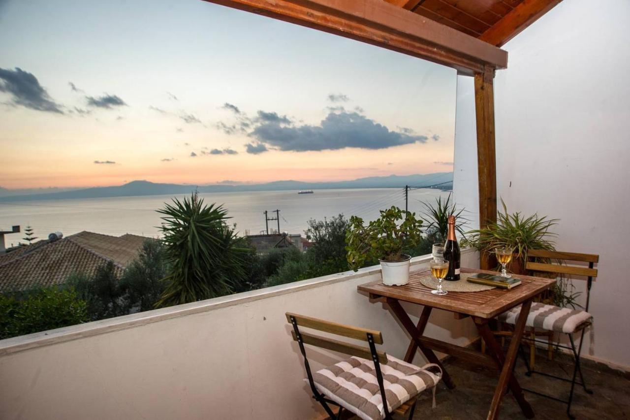 Appartement Seaside Heaven - Sunset Views Close To The Beach à Kalamata Extérieur photo